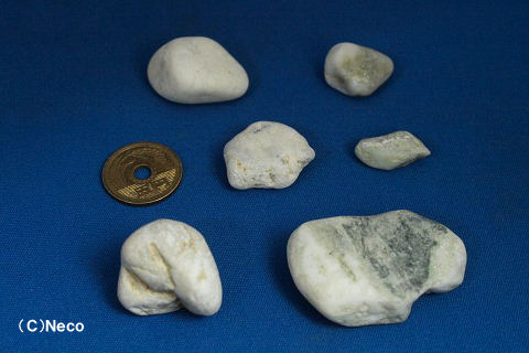 白色系の石