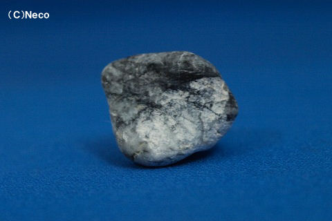 灰色・黒系の石